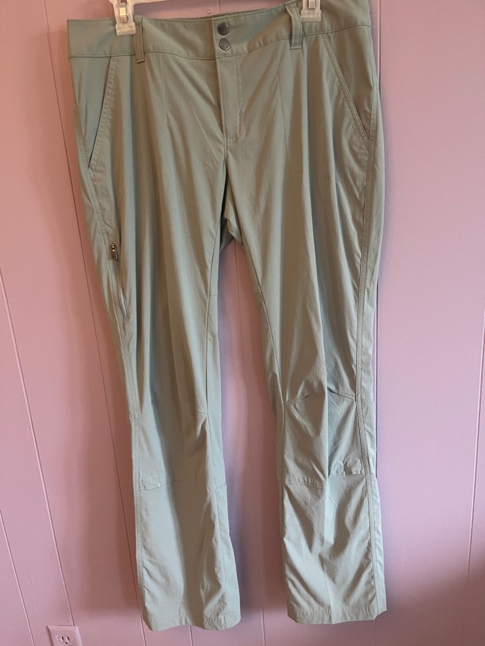 ColumbiaCargo Travel Pants in Light Sage - Lightweight Stretch, breathable